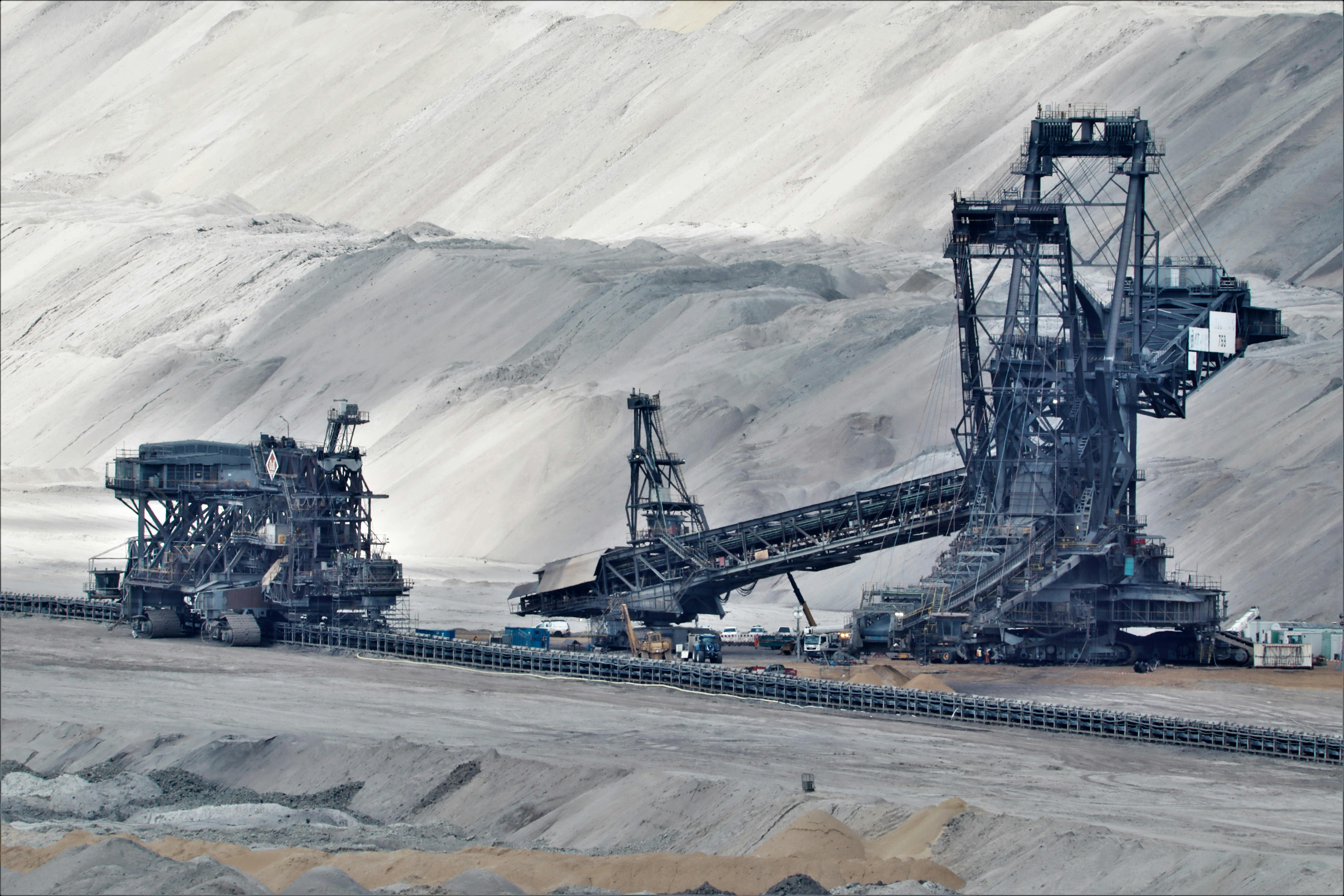 Modern Mining Operation Technology